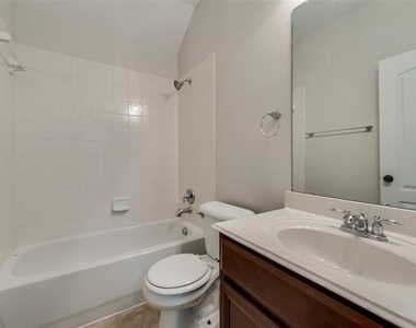 8420 Sonnet Drive - Photo Thumbnail 13