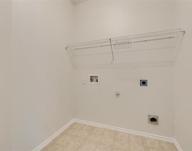 8420 Sonnet Drive - Photo Thumbnail 17