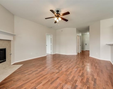 8420 Sonnet Drive - Photo Thumbnail 6