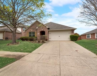 8420 Sonnet Drive - Photo Thumbnail 2