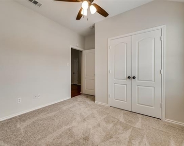 8420 Sonnet Drive - Photo Thumbnail 16