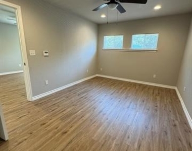 320 W 6th Street - Photo Thumbnail 10