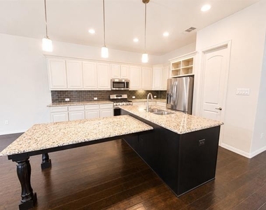 1033 Lone Ivory Trail - Photo Thumbnail 5