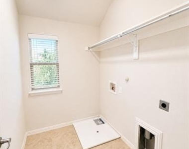 1033 Lone Ivory Trail - Photo Thumbnail 26