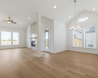 5901 Maddie Ann Drive - Photo Thumbnail 6