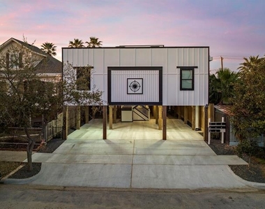 808 Sealy Street - Photo Thumbnail 2