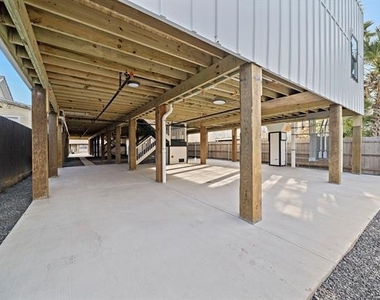 808 Sealy Street - Photo Thumbnail 21