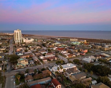 808 Sealy Street - Photo Thumbnail 1