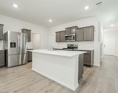 903 Shear Drive - Photo Thumbnail 7
