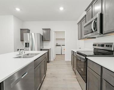 903 Shear Drive - Photo Thumbnail 11