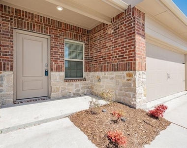 903 Shear Drive - Photo Thumbnail 4