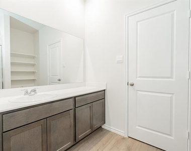 903 Shear Drive - Photo Thumbnail 18