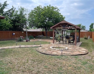 2229 Birch Drive - Photo Thumbnail 7
