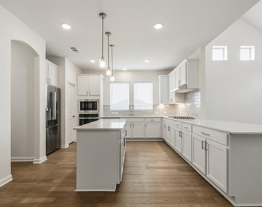 1424 Bettolo Drive - Photo Thumbnail 5