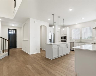 1424 Bettolo Drive - Photo Thumbnail 3