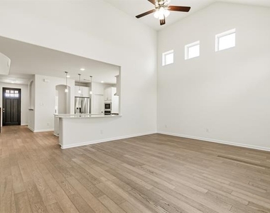 1424 Bettolo Drive - Photo Thumbnail 7