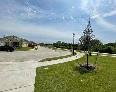 1101 Mahogany Drive - Photo Thumbnail 33