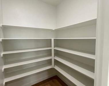 1101 Mahogany Drive - Photo Thumbnail 5