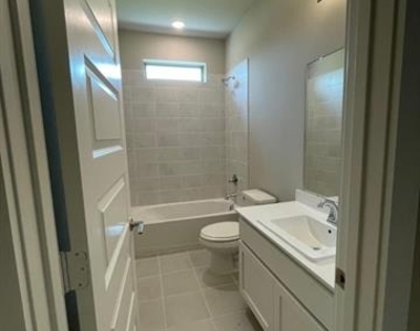 1101 Mahogany Drive - Photo Thumbnail 13