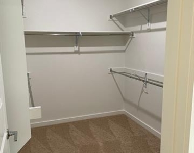 1101 Mahogany Drive - Photo Thumbnail 32