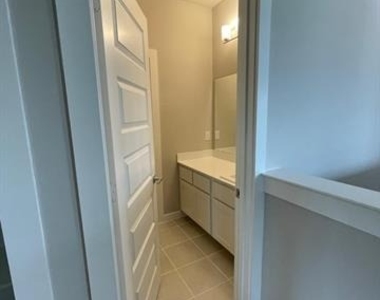1101 Mahogany Drive - Photo Thumbnail 17