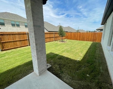 1101 Mahogany Drive - Photo Thumbnail 36