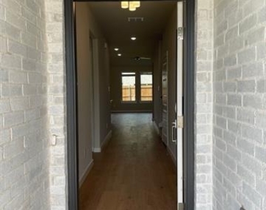 1101 Mahogany Drive - Photo Thumbnail 35
