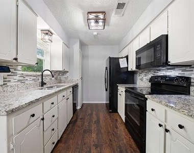 6244 Melinda Drive - Photo Thumbnail 9