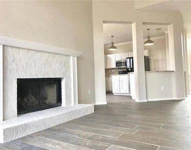 11112 Newport Drive - Photo Thumbnail 9