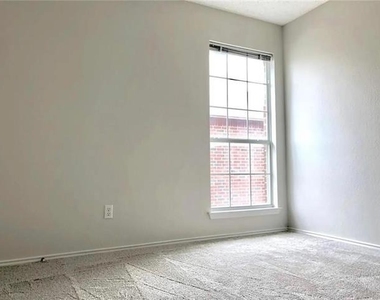 11112 Newport Drive - Photo Thumbnail 28