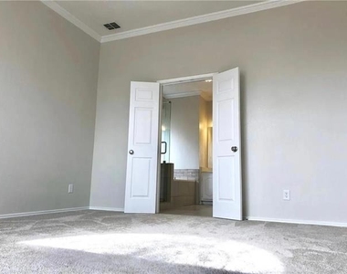 11112 Newport Drive - Photo Thumbnail 17