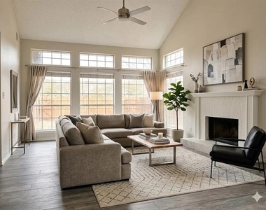11112 Newport Drive - Photo Thumbnail 1