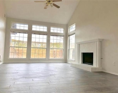 11112 Newport Drive - Photo Thumbnail 12