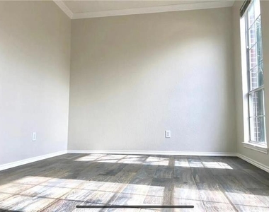 11112 Newport Drive - Photo Thumbnail 23