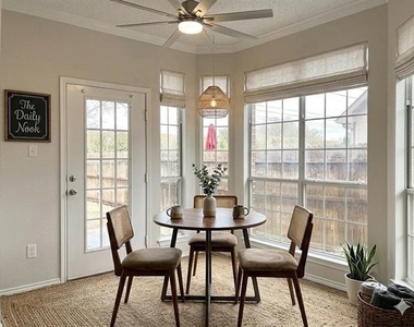 11112 Newport Drive - Photo Thumbnail 6