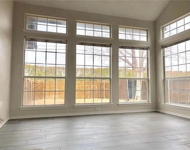11112 Newport Drive - Photo Thumbnail 13