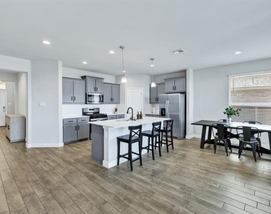 120 Tanager Drive - Photo Thumbnail 6