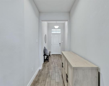 120 Tanager Drive - Photo Thumbnail 15