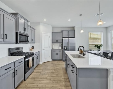 120 Tanager Drive - Photo Thumbnail 7