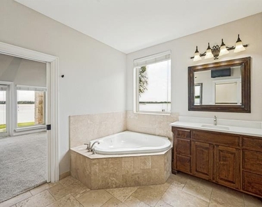 5975 Diamond Spur - Photo Thumbnail 18