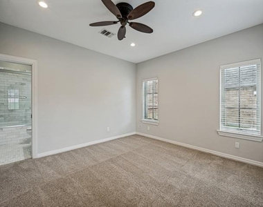 5975 Diamond Spur - Photo Thumbnail 23