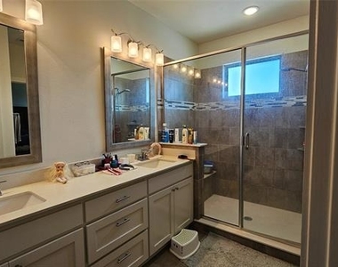 1042 Stephen Street - Photo Thumbnail 18