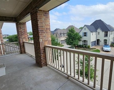 1042 Stephen Street - Photo Thumbnail 12
