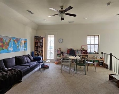 1042 Stephen Street - Photo Thumbnail 13