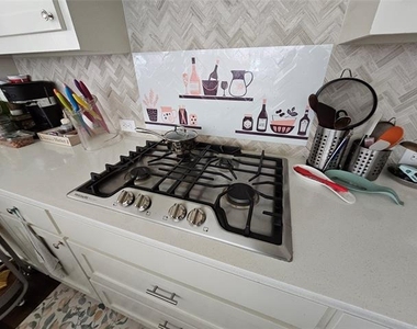 1042 Stephen Street - Photo Thumbnail 19