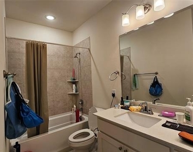 1042 Stephen Street - Photo Thumbnail 14