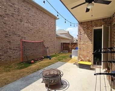 1042 Stephen Street - Photo Thumbnail 8