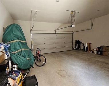 1042 Stephen Street - Photo Thumbnail 9