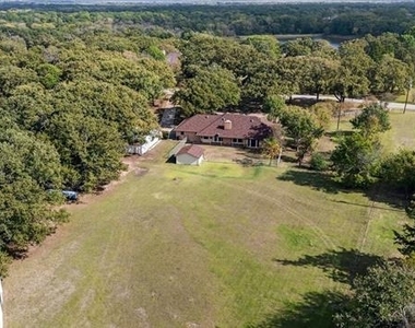 8009 Wood Lane - Photo Thumbnail 32