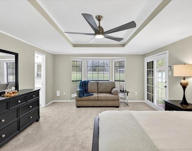 8009 Wood Lane - Photo Thumbnail 14
